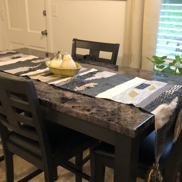 Table runner - Picture 6 of 6